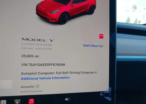 2023 Tesla Model Y Awd/Long Range Dual Motor All-Wheel Drive z USA, uszkodzony, nr VIN 7SAYGAEE5PF879096